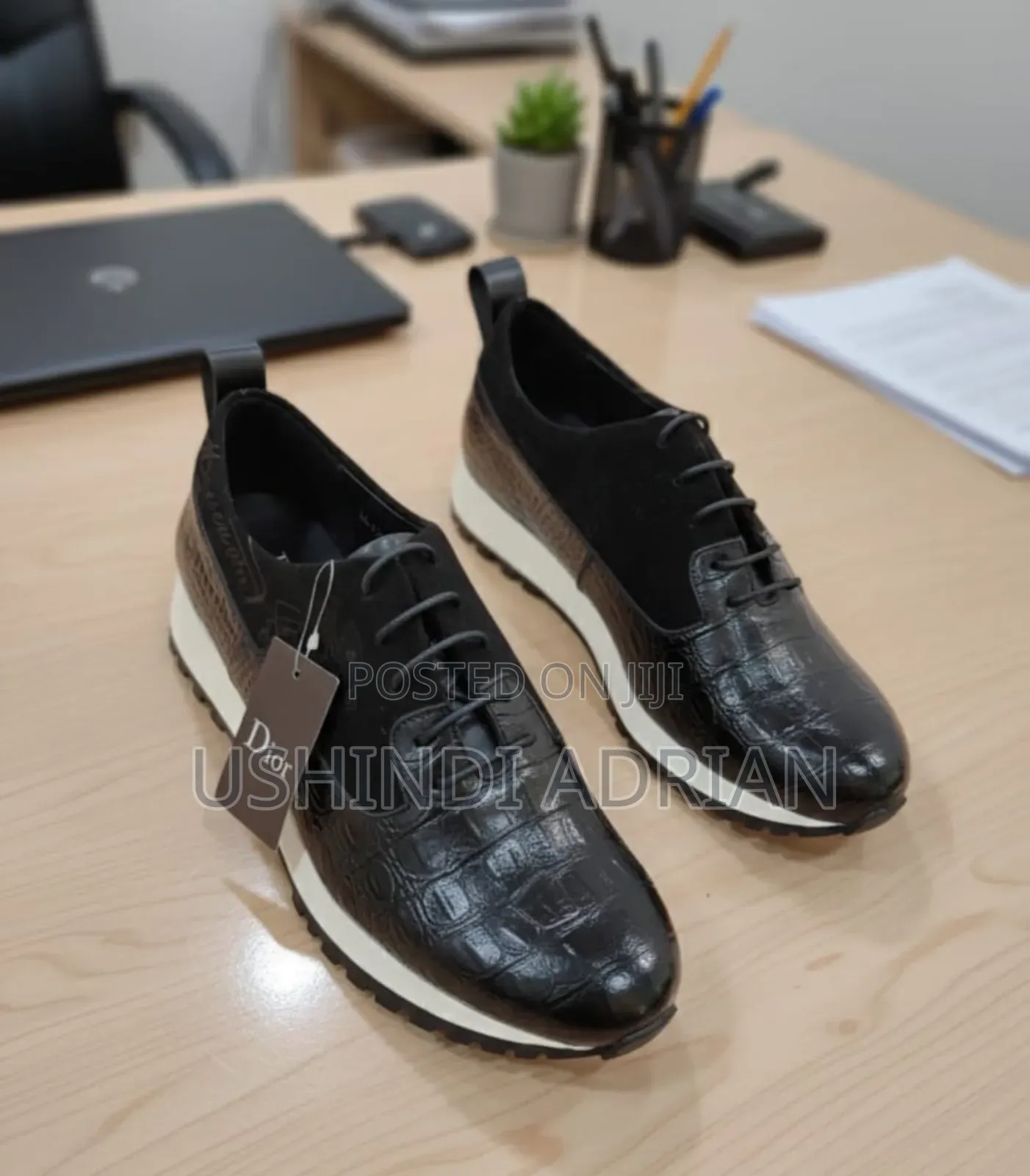Dior Original Shoes|Ubora Wa Hali Ya Juu Kabisa (Premium Quality)