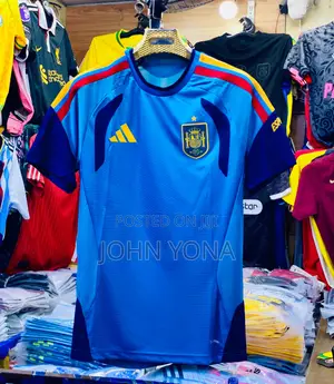 Spain 2026 Training Jersey in Bold Aqua.