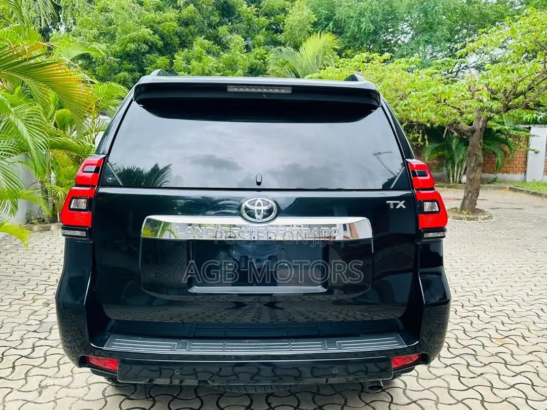 Toyota Land Cruiser Prado 2.8 2019 Black