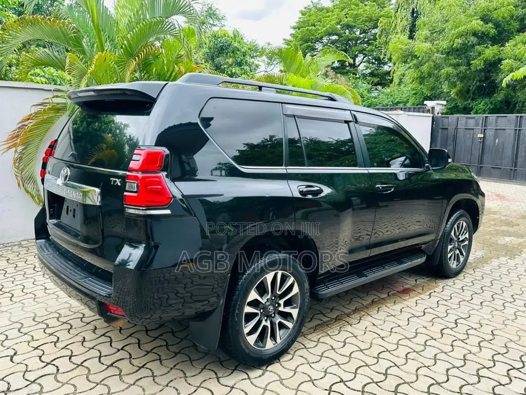 Toyota Land Cruiser Prado 2.8 2019 Black