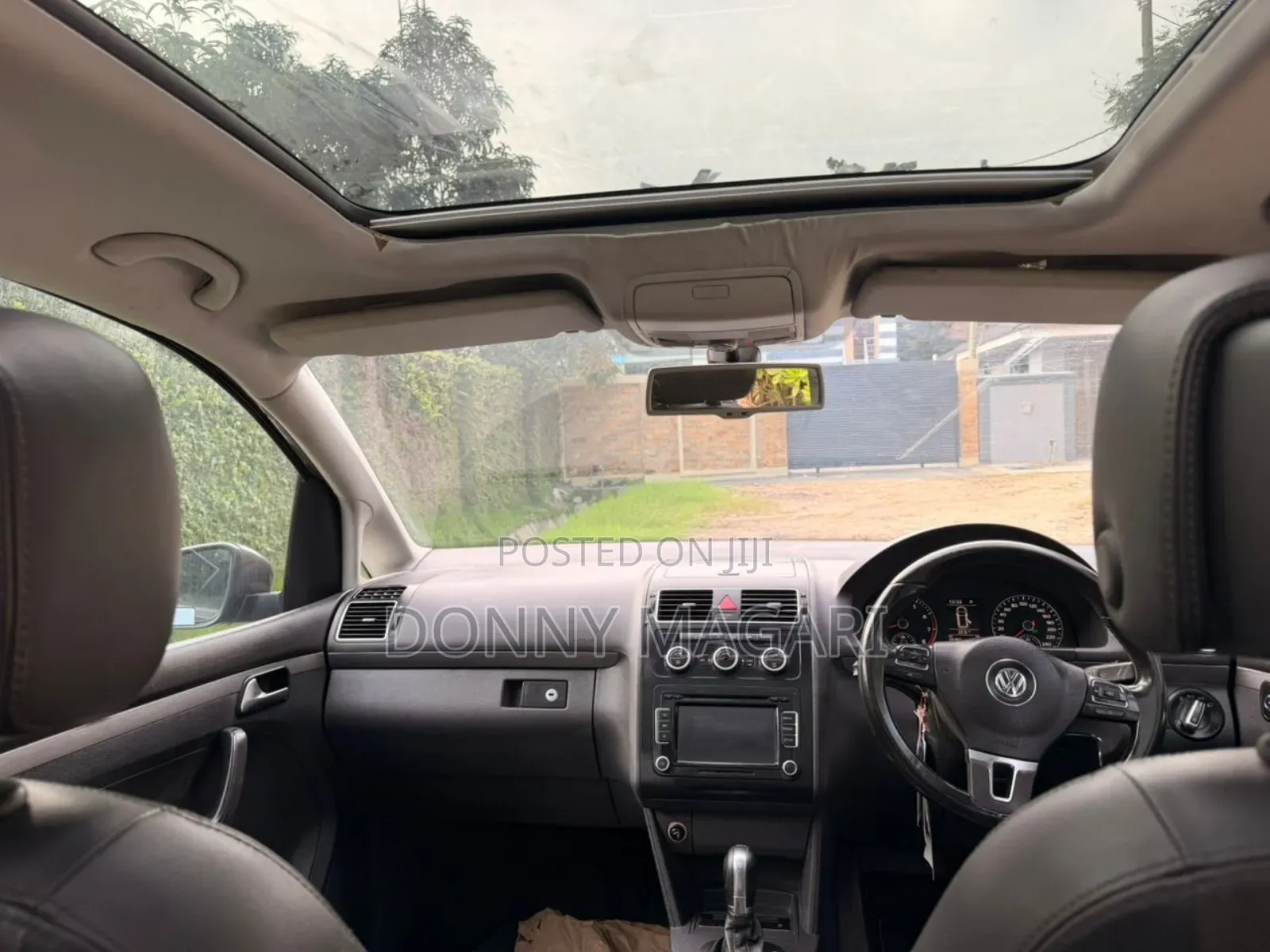 Volkswagen Touran 2013 Brown