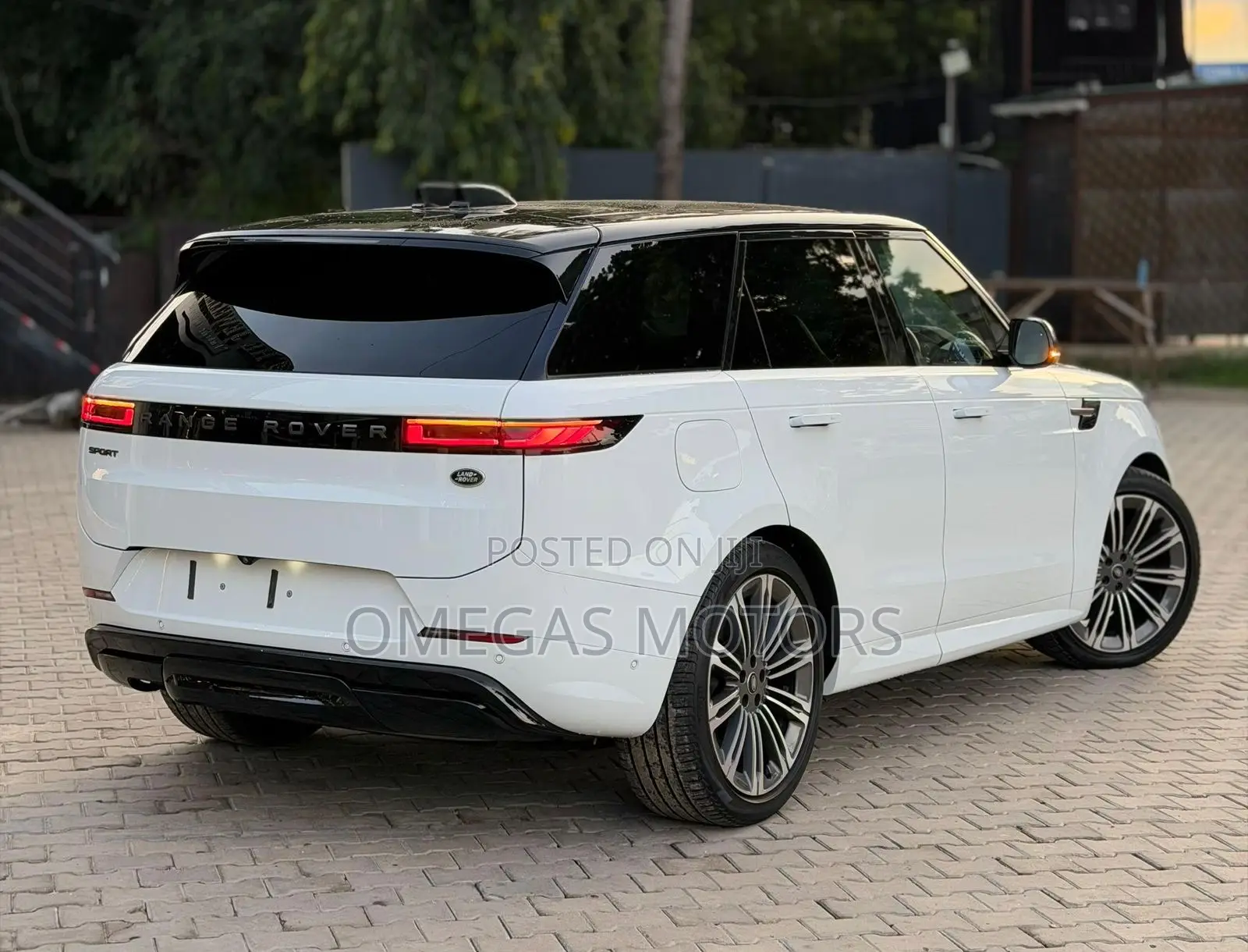 Land Rover Range Rover Sport P440e Autobiography 4WD 2023 Pearl