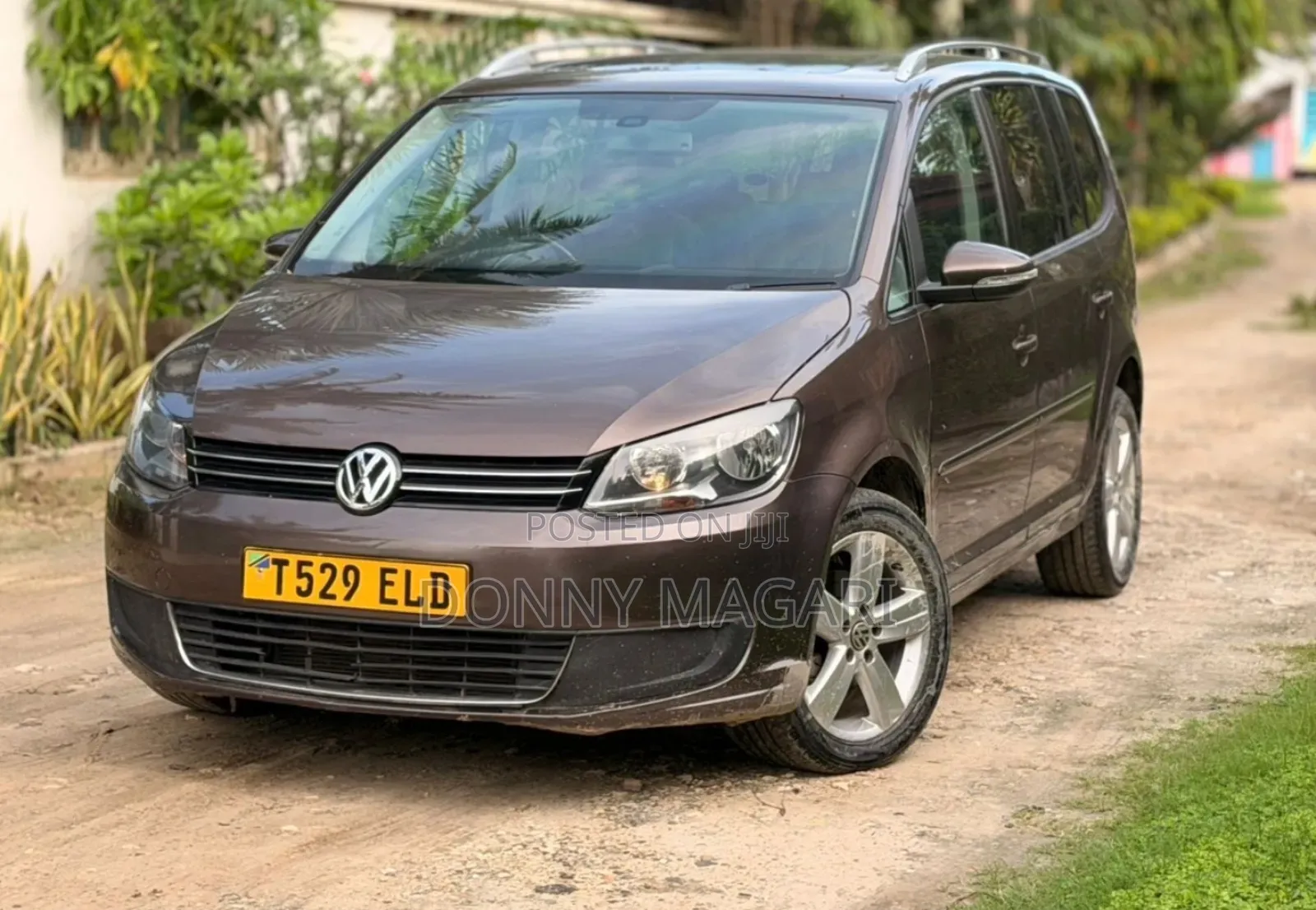 Volkswagen Touran 2013 Brown
