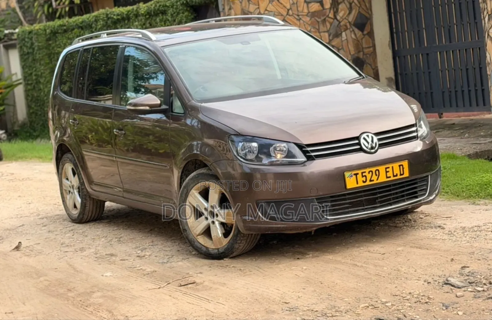 Volkswagen Touran 2013 Brown