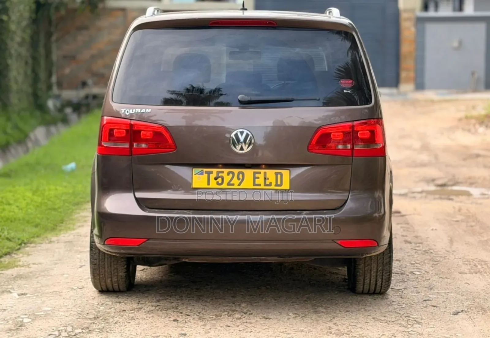 Volkswagen Touran 2013 Brown