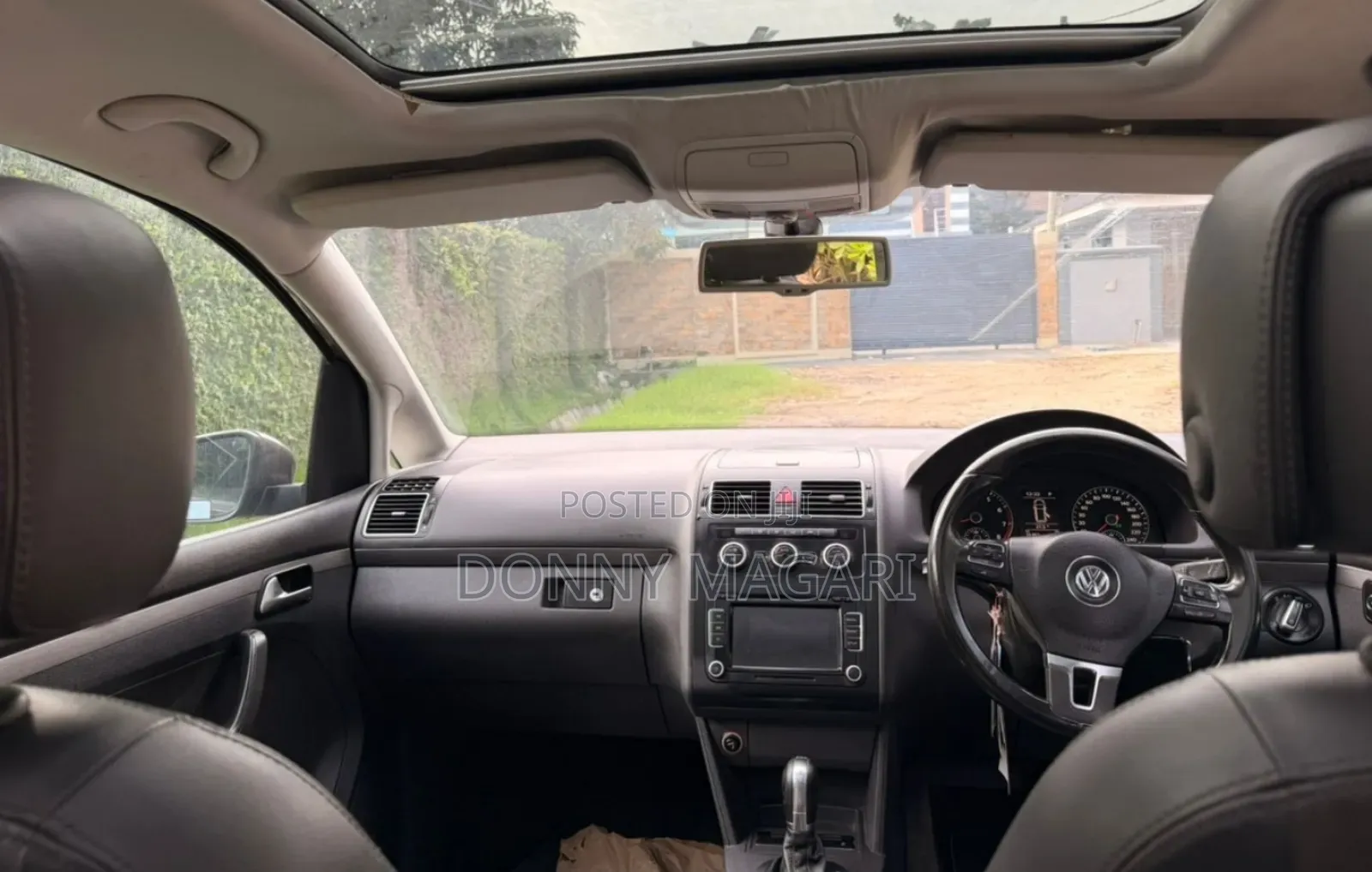 Volkswagen Touran 2013 Brown