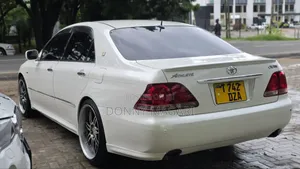 Toyota Crown 2006 White