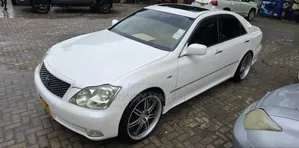 Toyota Crown 2006 White