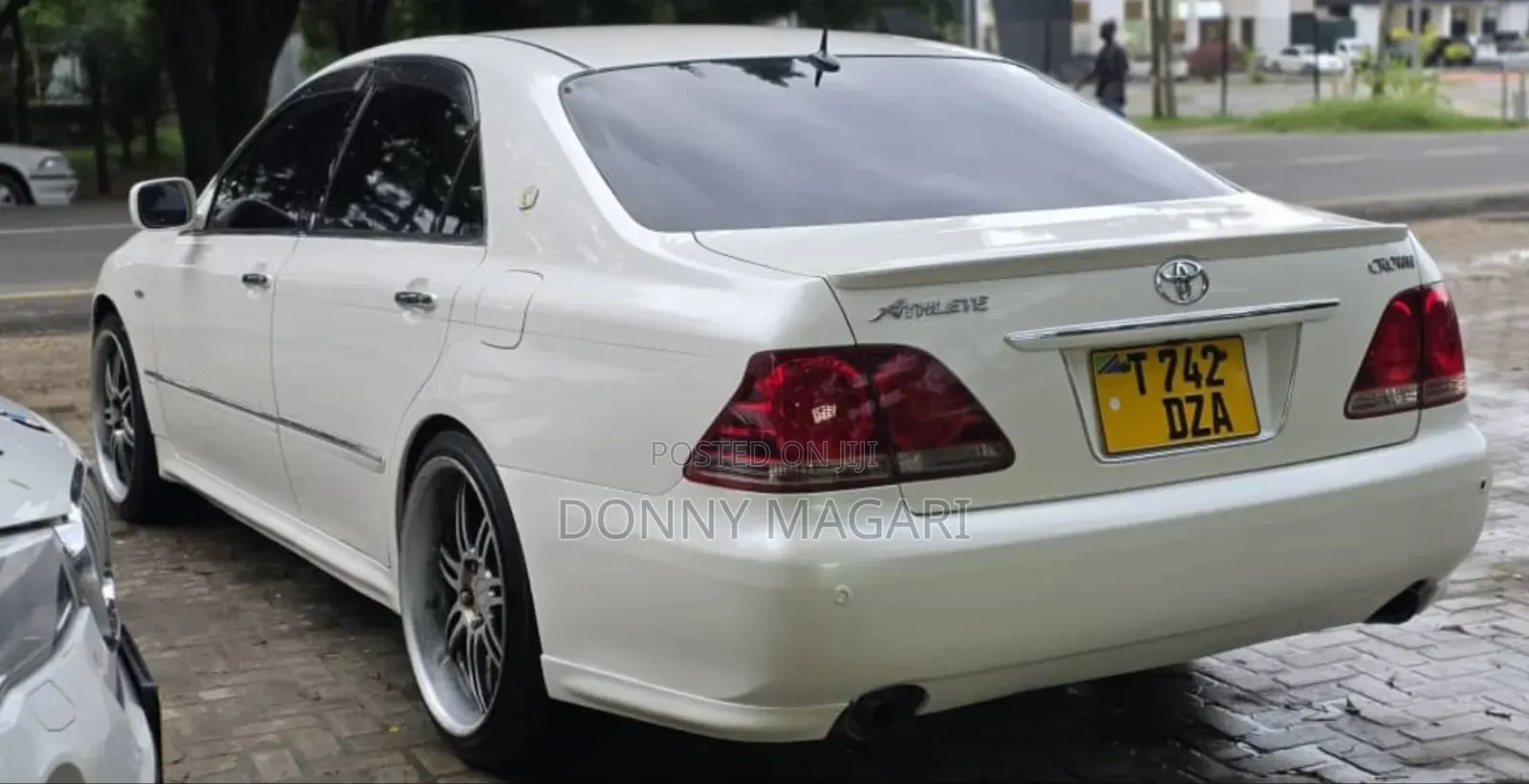 Toyota Crown 2006 White