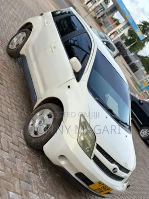 Toyota IST 2005 White