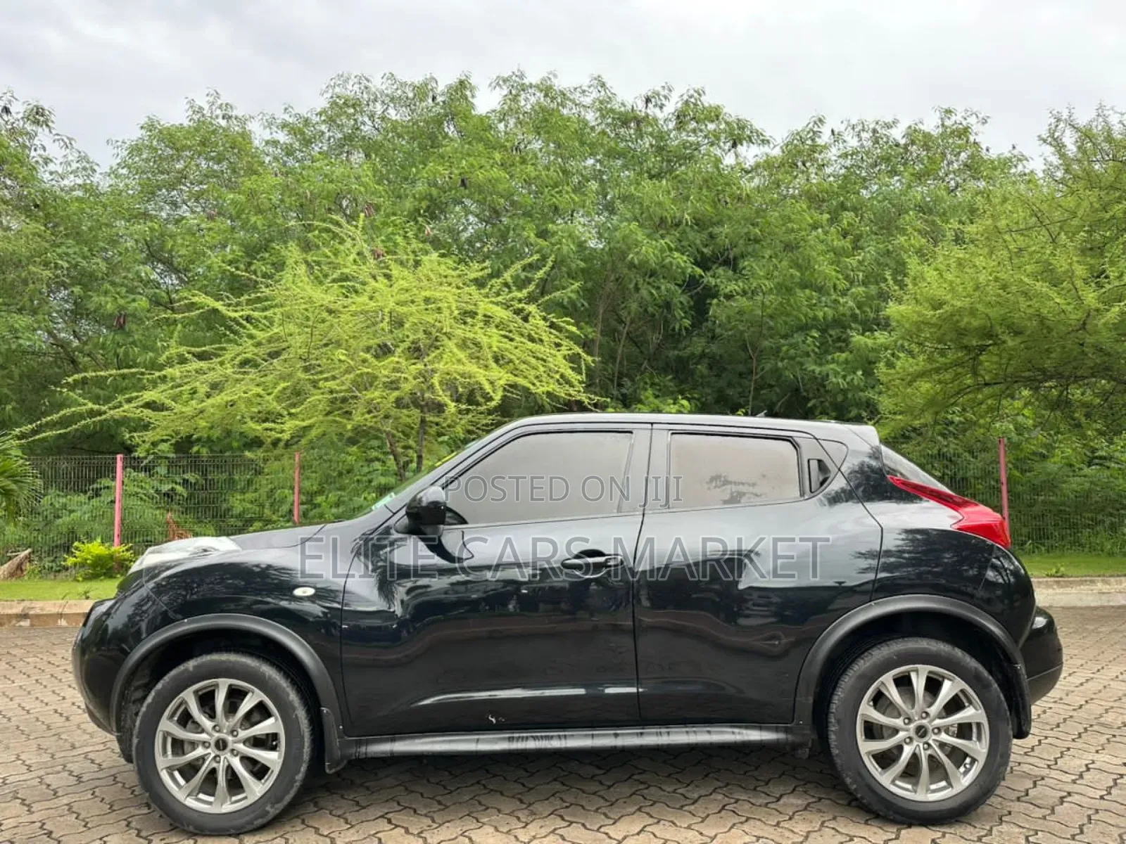 Nissan Juke 2011 Black