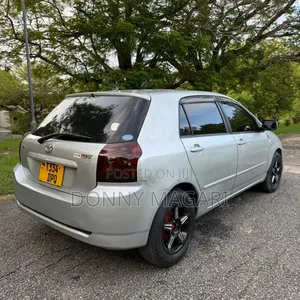 Toyota Corolla RunX 2004 Silver