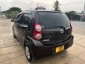 Toyota Passo 2012 Black