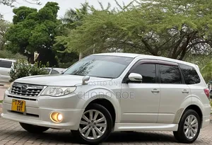 Subaru Forester 2010 Pearl