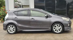 Toyota Aqua 2015 Gray