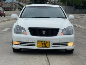 Toyota Crown 2006 White