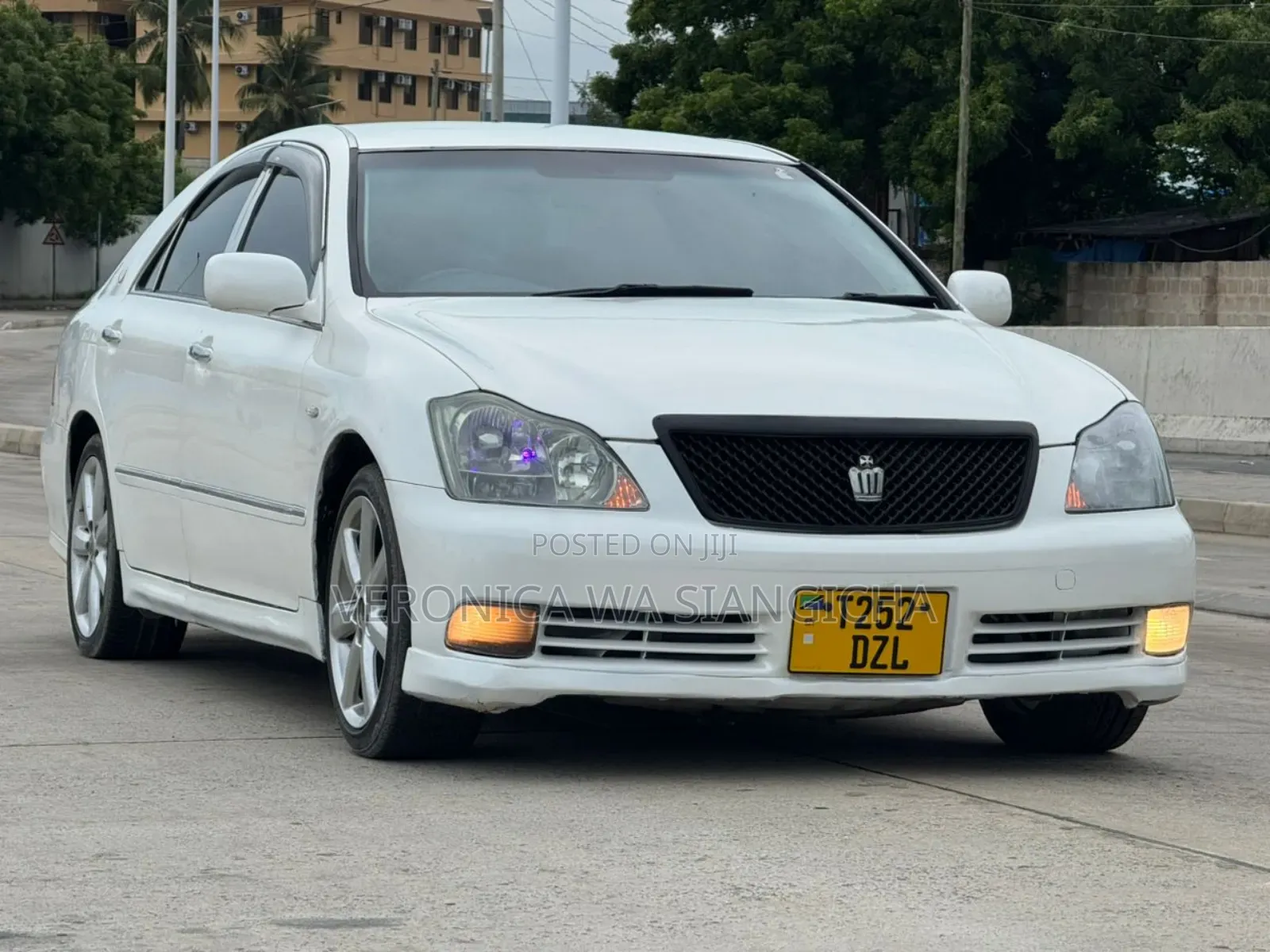 Toyota Crown 2006 White