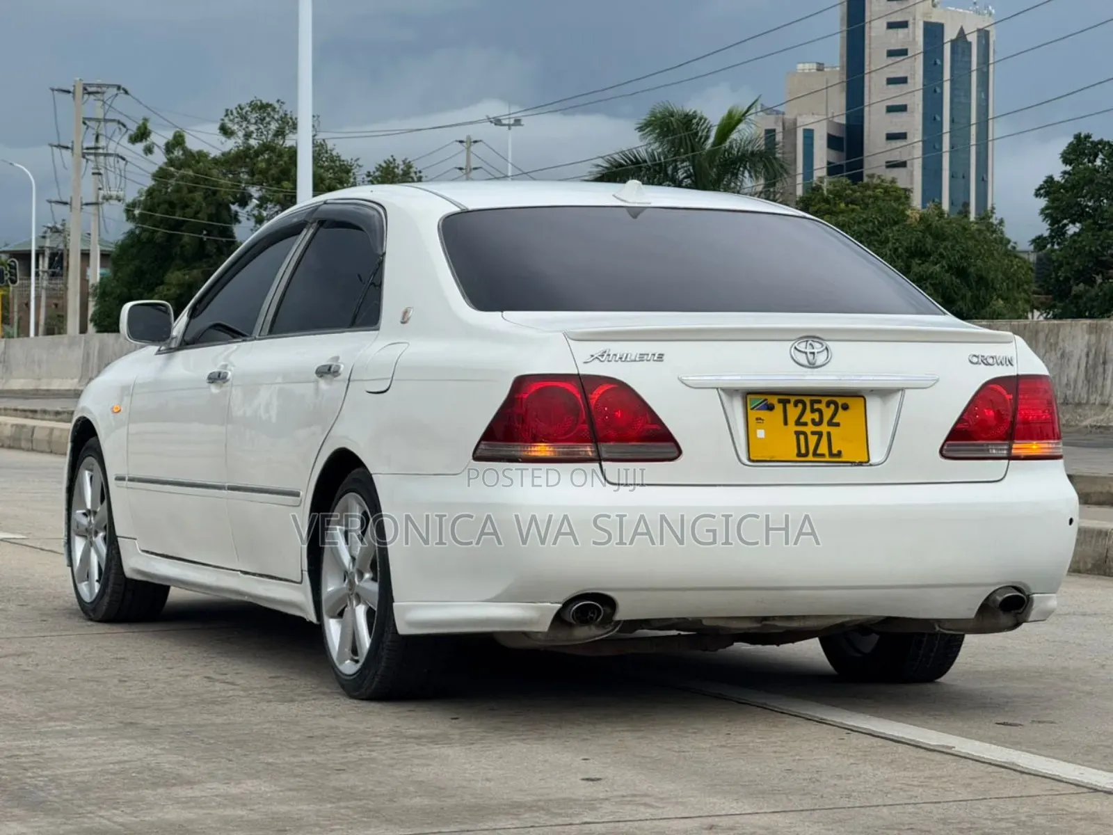 Toyota Crown 2006 White