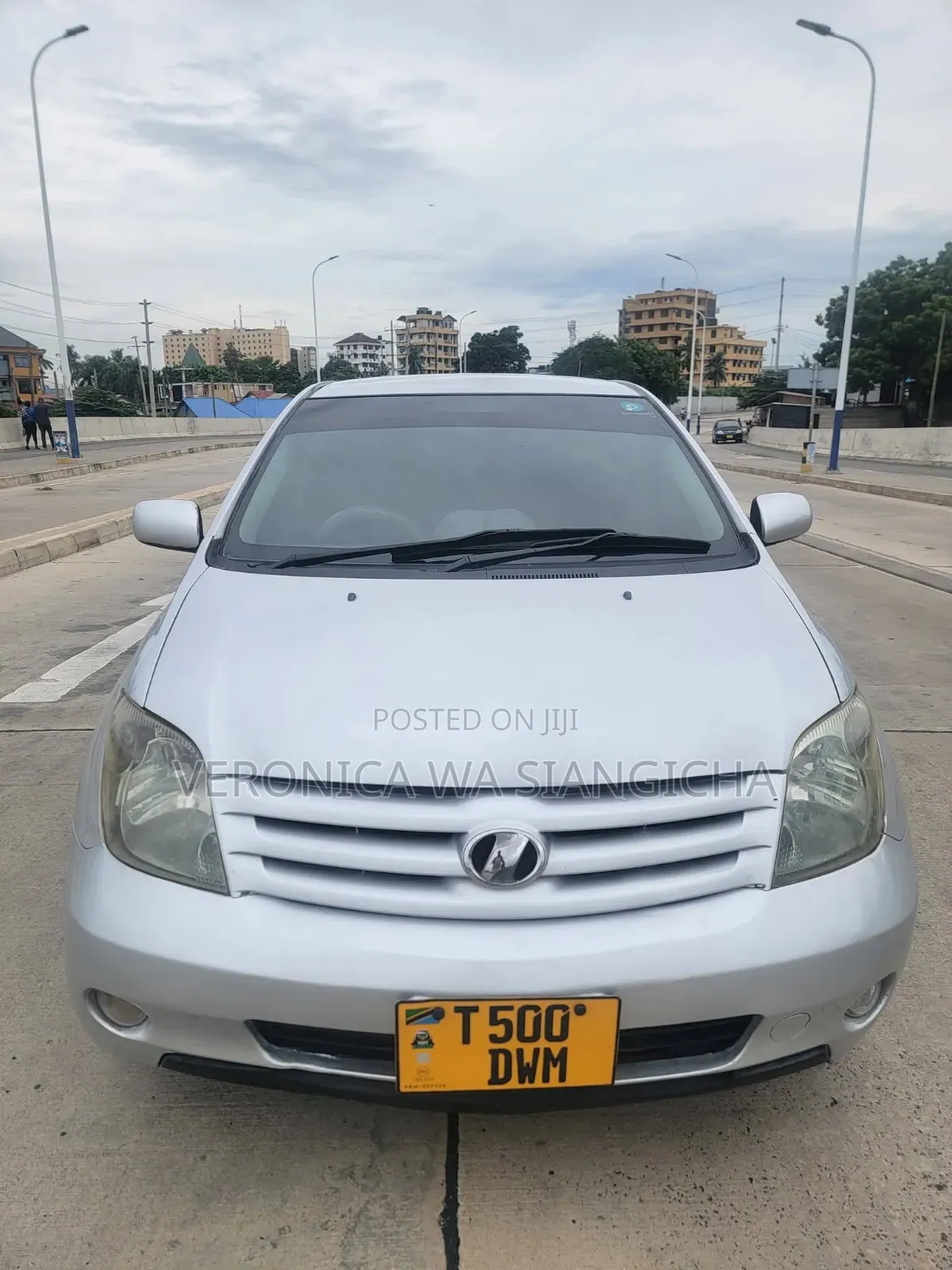 Toyota IST 2004 Silver