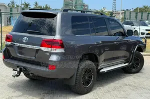 Toyota Land Cruiser 2019 Purple