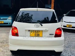 Toyota IST 2005 White