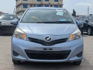 Toyota Vitz 1.3 AWD 5dr 2014 Blue