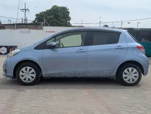 Toyota Vitz 1.3 AWD 5dr 2014 Blue