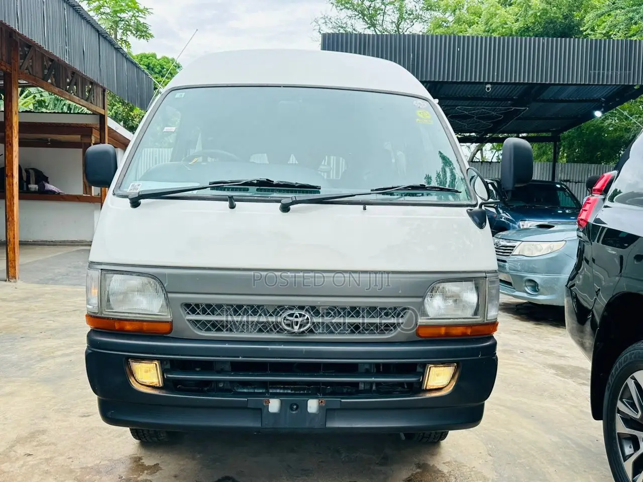 Toyota HiAce 2002 White