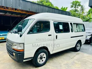 Toyota HiAce 2002 White