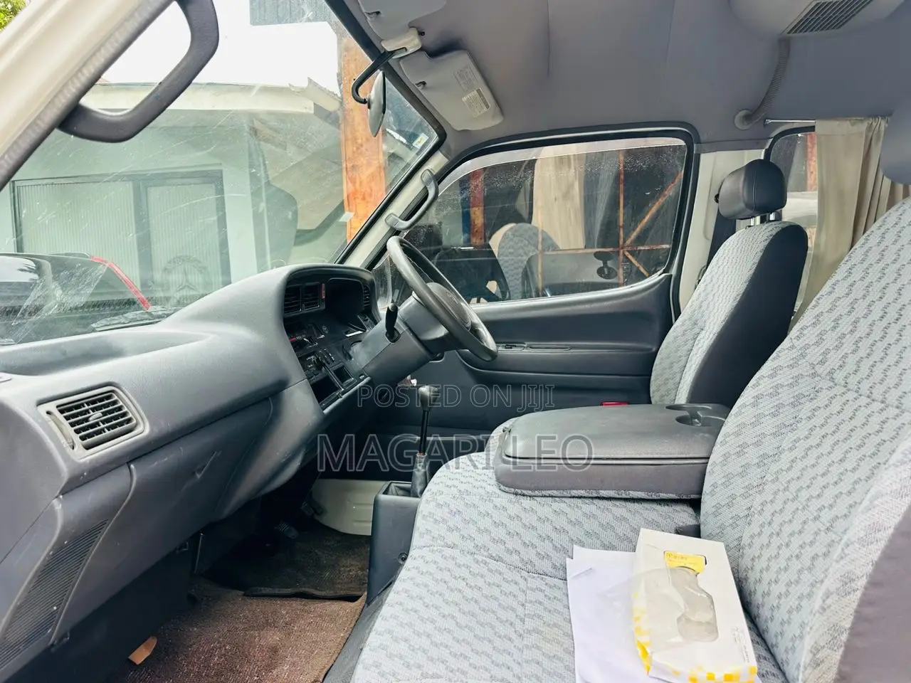 Toyota HiAce 2002 White