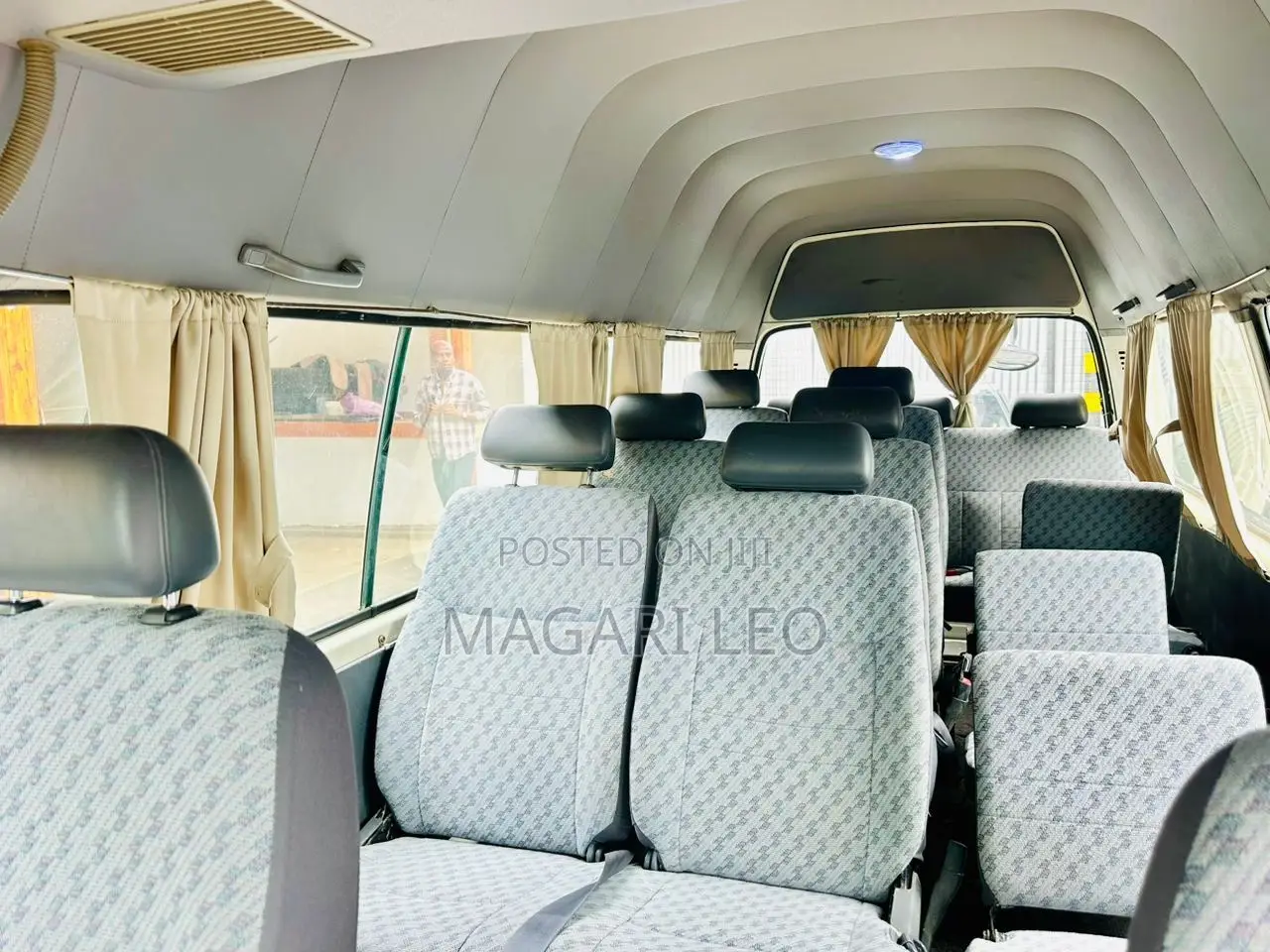 Toyota HiAce 2002 White