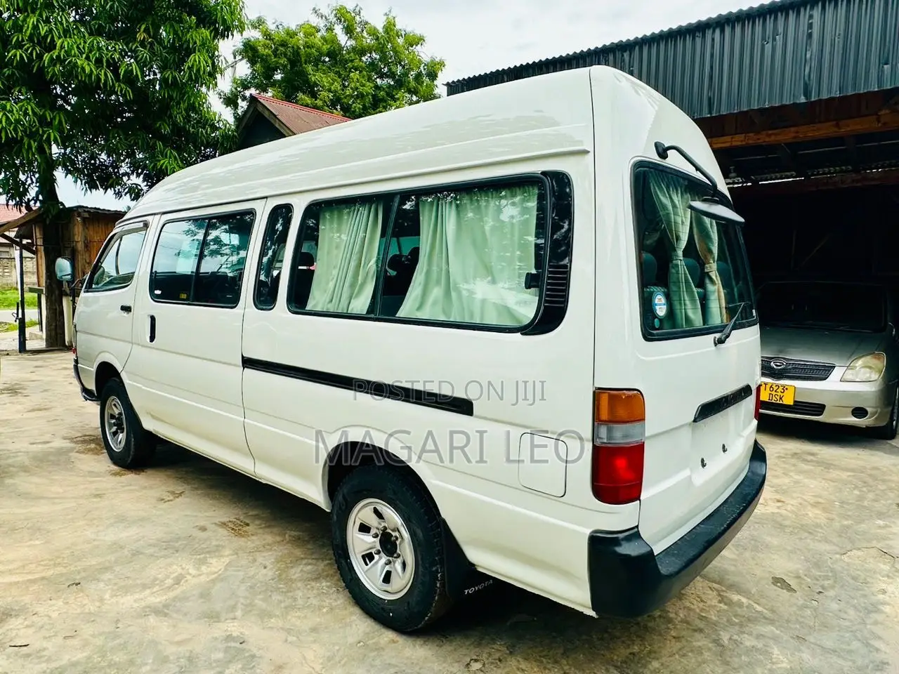 Toyota HiAce 2002 White