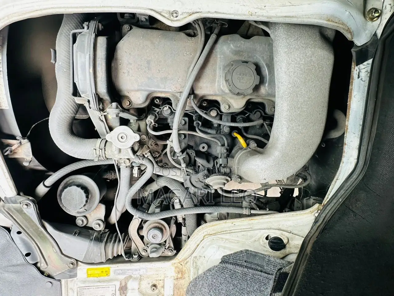 Toyota HiAce 2002 White
