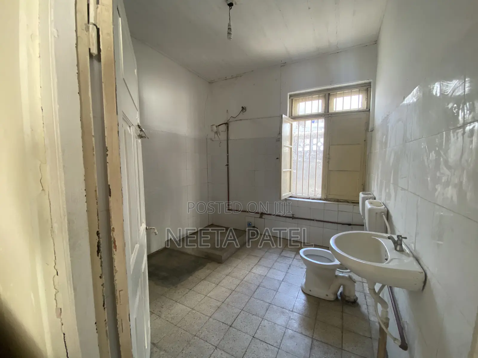 Prime Commercial Property / Redevelop Plot In Tanga – For Sale Or Rent