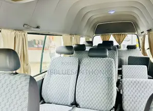 Toyota HiAce 2000 White