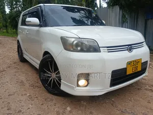 Toyota Corolla Rumion Hatchback 1.8 FWD 2009 White