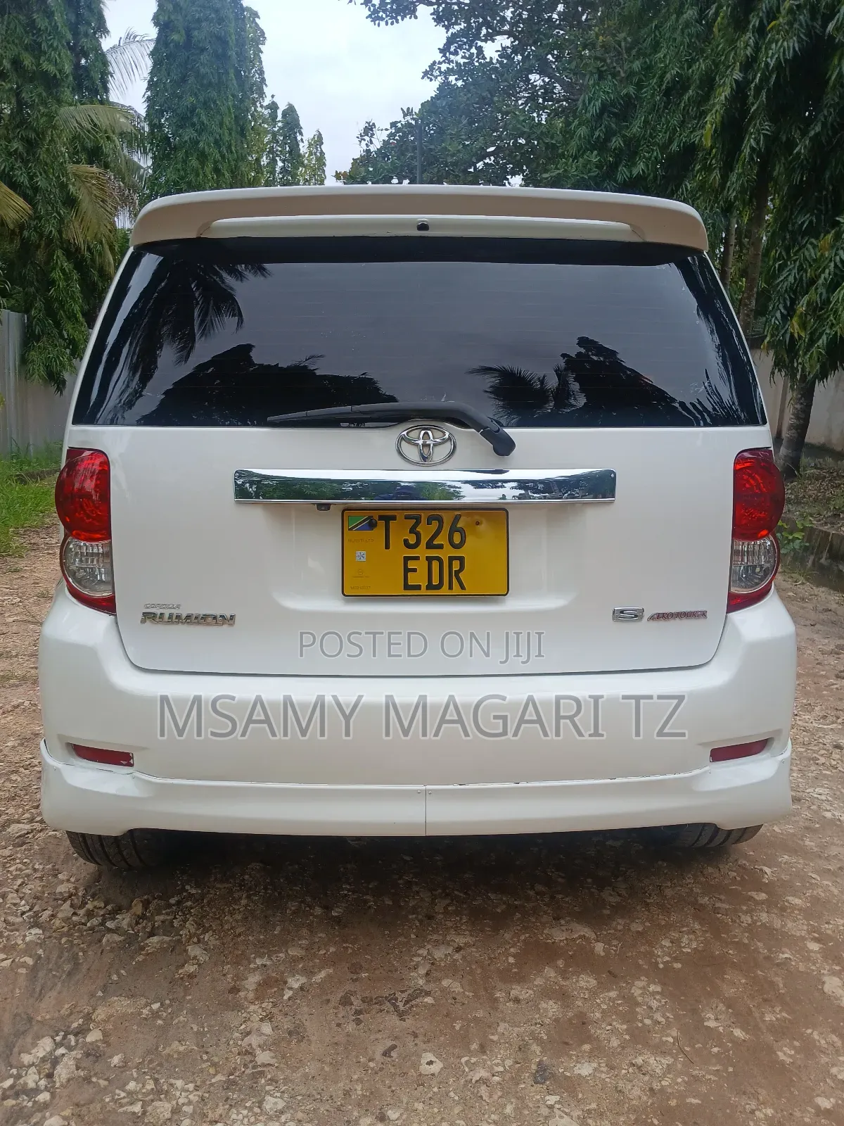 Toyota Corolla Rumion Hatchback 1.8 FWD 2009 White