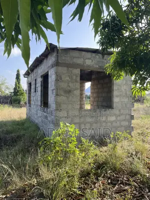 Plot Yenye Boma Inauzwa Kigamboni