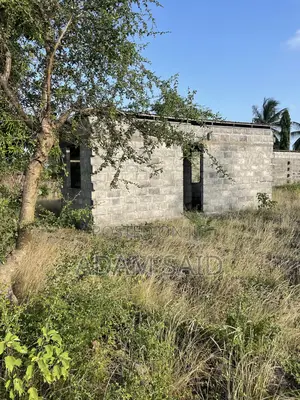 Plot Yenye Boma Inauzwa Kigamboni
