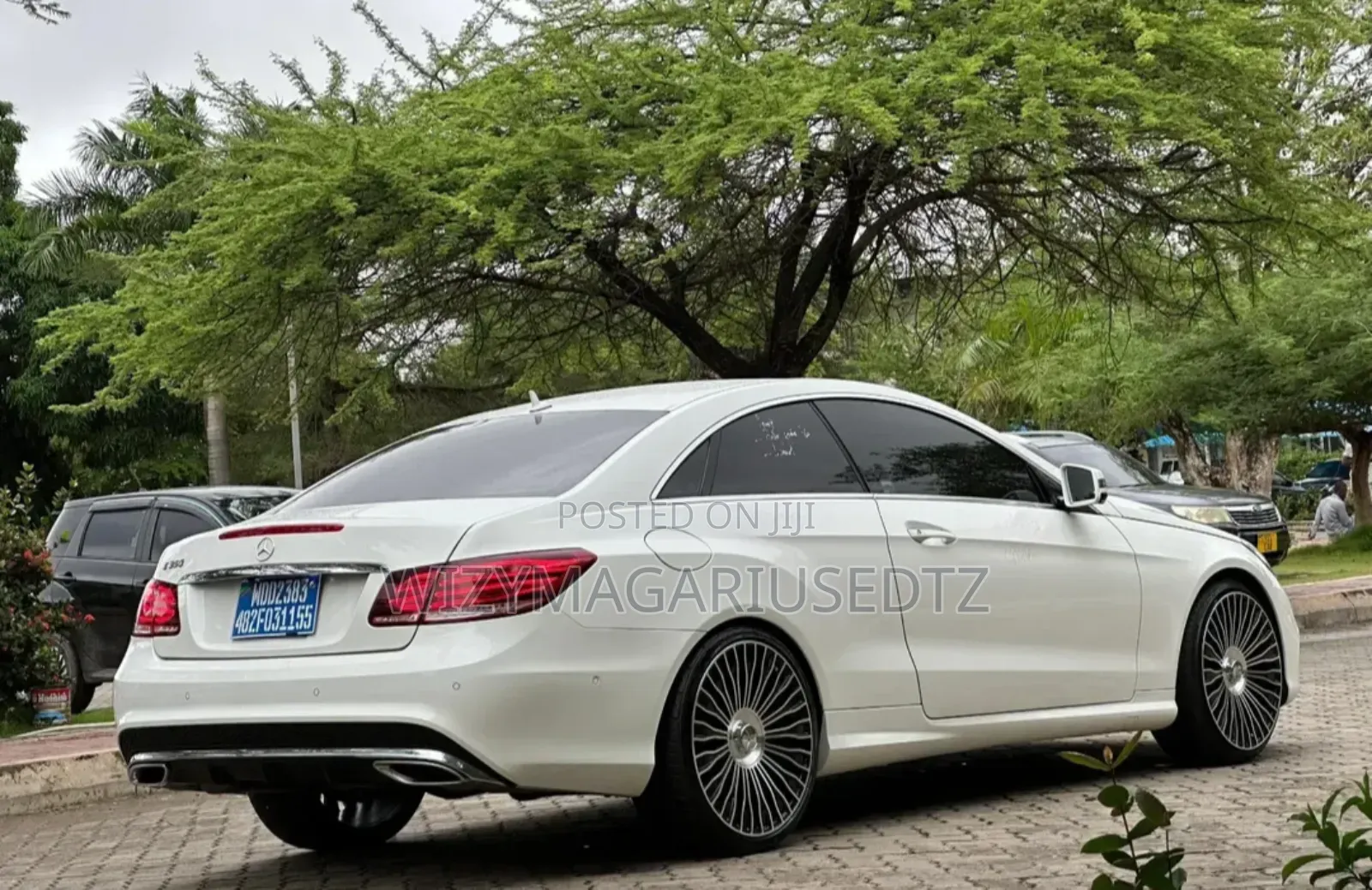 Mercedes-Benz E350 2014 Off white