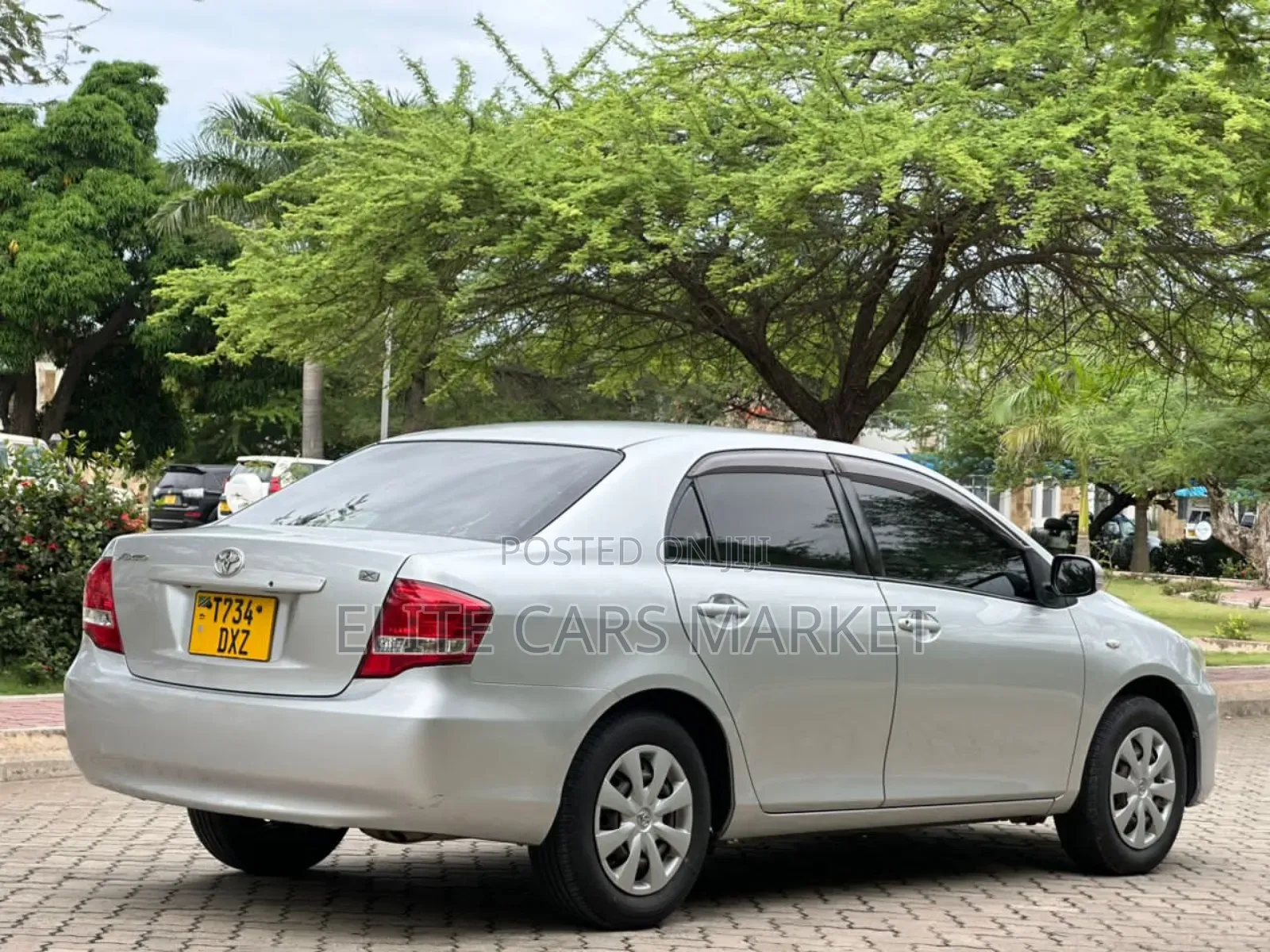 Toyota Axio 2010 Silver