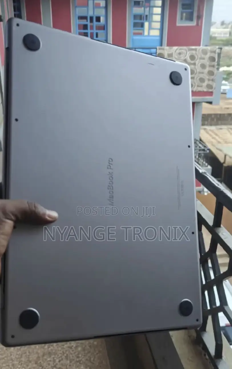 Laptop Apple MacBook Pro 2021 M1 16GB Apple M1 SSD 1T