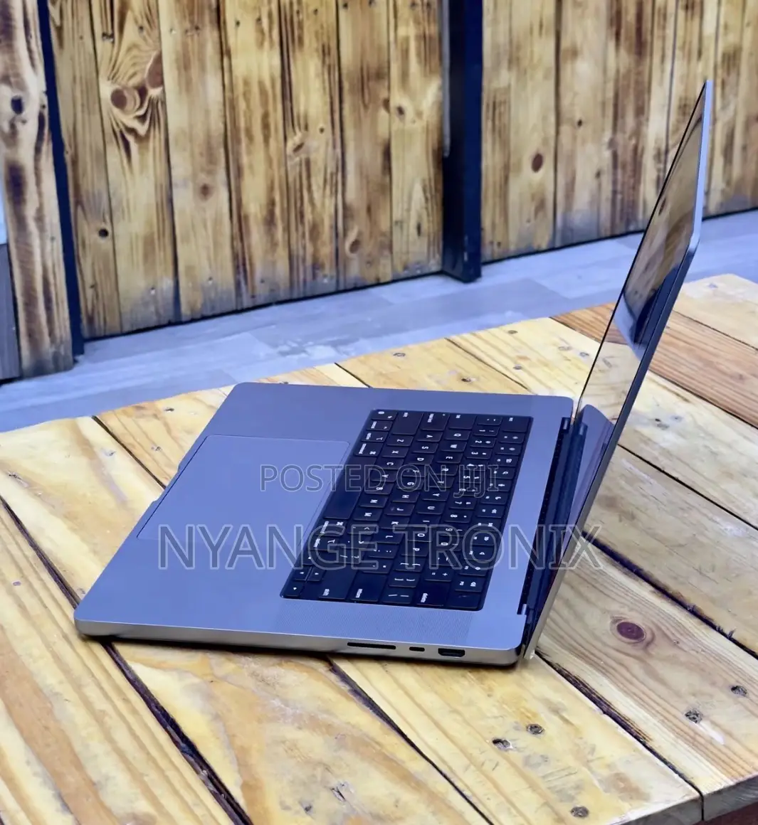 Laptop Apple MacBook Pro M1 64GB Apple M1 Max SSD 1T