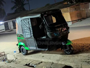 Bajaj Avenger 200 2023 Black