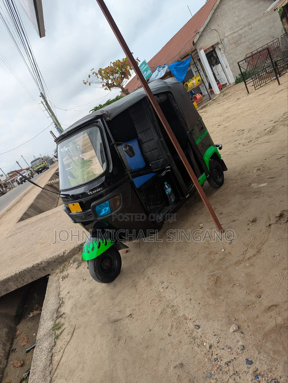Bajaj Avenger 200 2023 Black