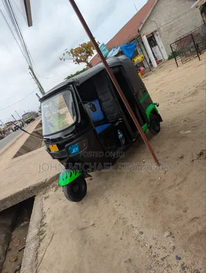 Bajaj Avenger 200 2023 Black