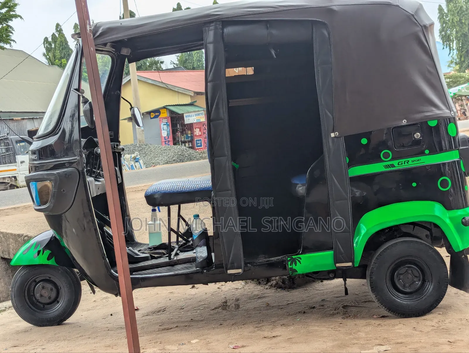 Bajaj Avenger 200 2023 Black
