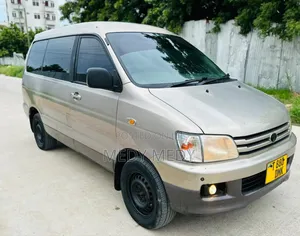 Toyota Noah 2001 Silver