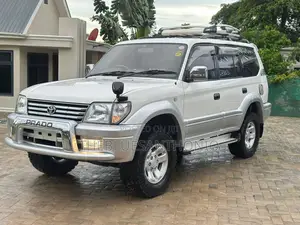 Toyota Land Cruiser Prado 2000 Silver