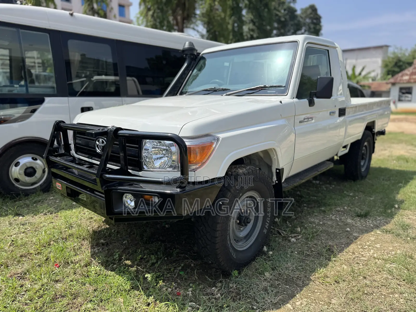 Toyota Land Cruiser 2010 Pearl